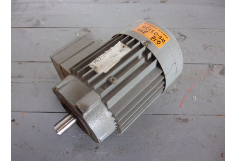  0,18 KW 700 RPM As 19 mm. Used.